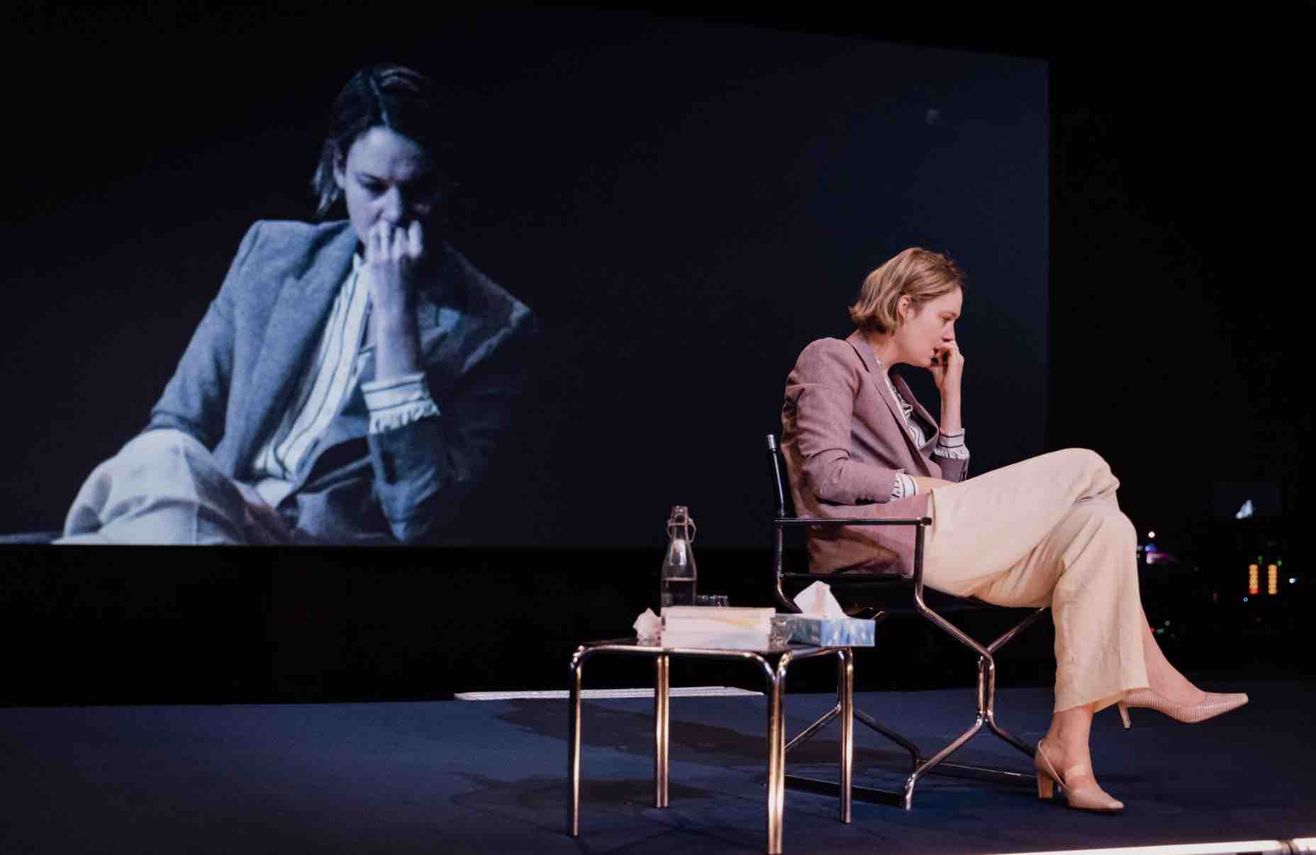 Age of rage, d'Ivo Van Hove au Théâtre de La Villette - La Couleur des  Planches